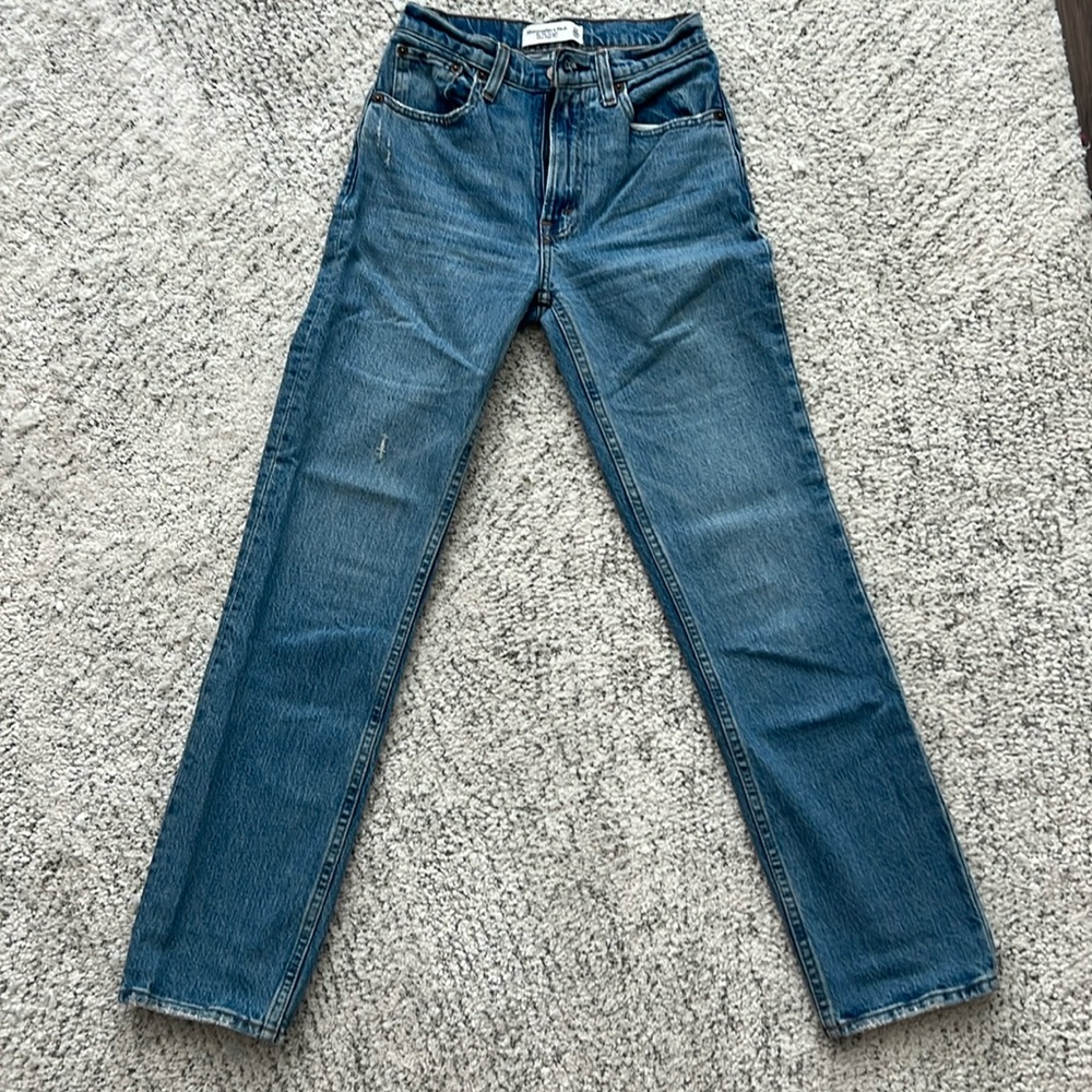SOLD- Abercrombie 90s ultra high rise size 23/000